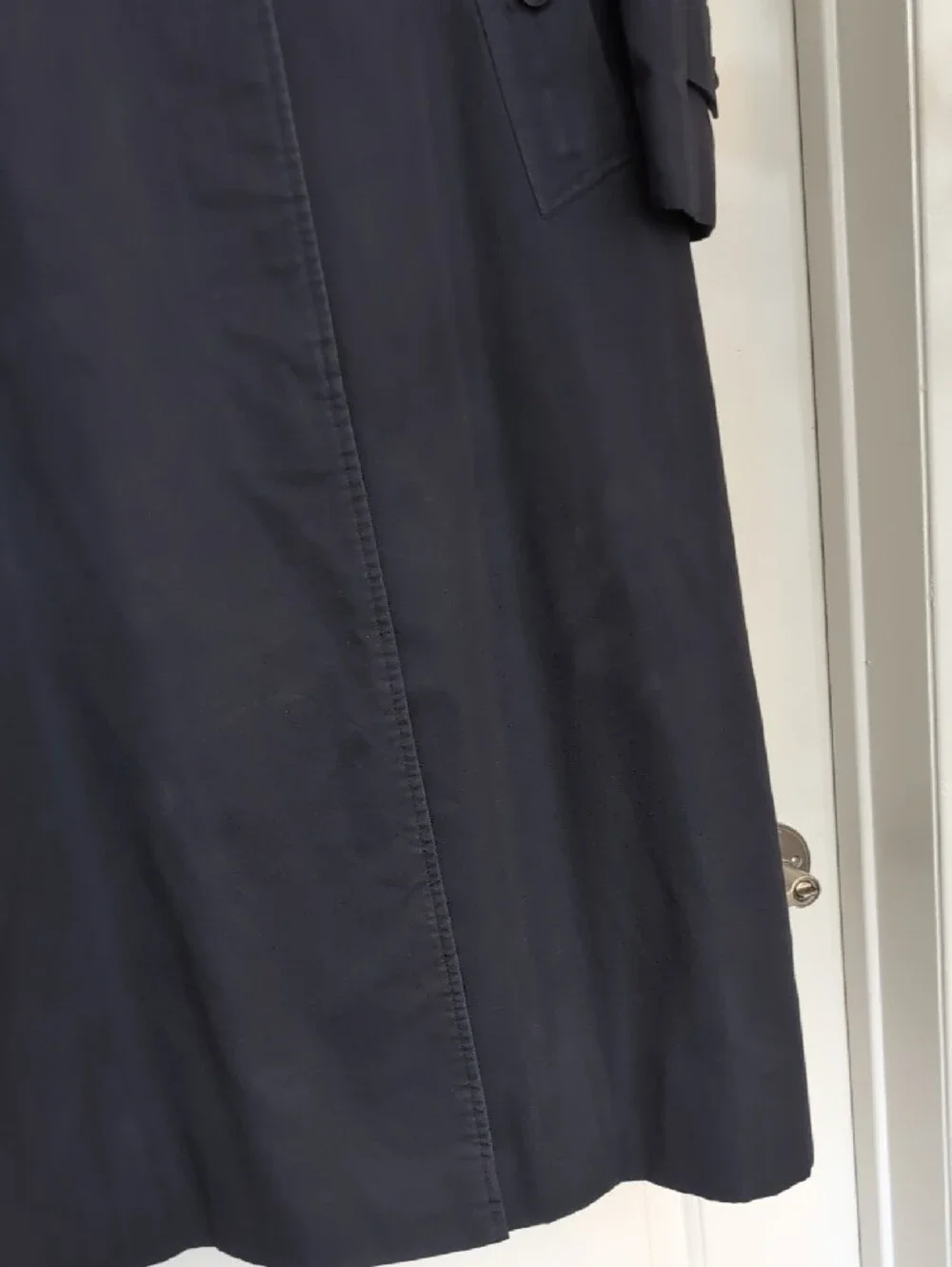 Burberry Trench Coat with Signature Check Lining - Picture 5 of 12